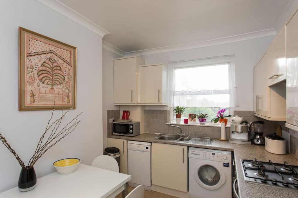2 Bed Room Flat Near Westfield, West 런던 외부 사진